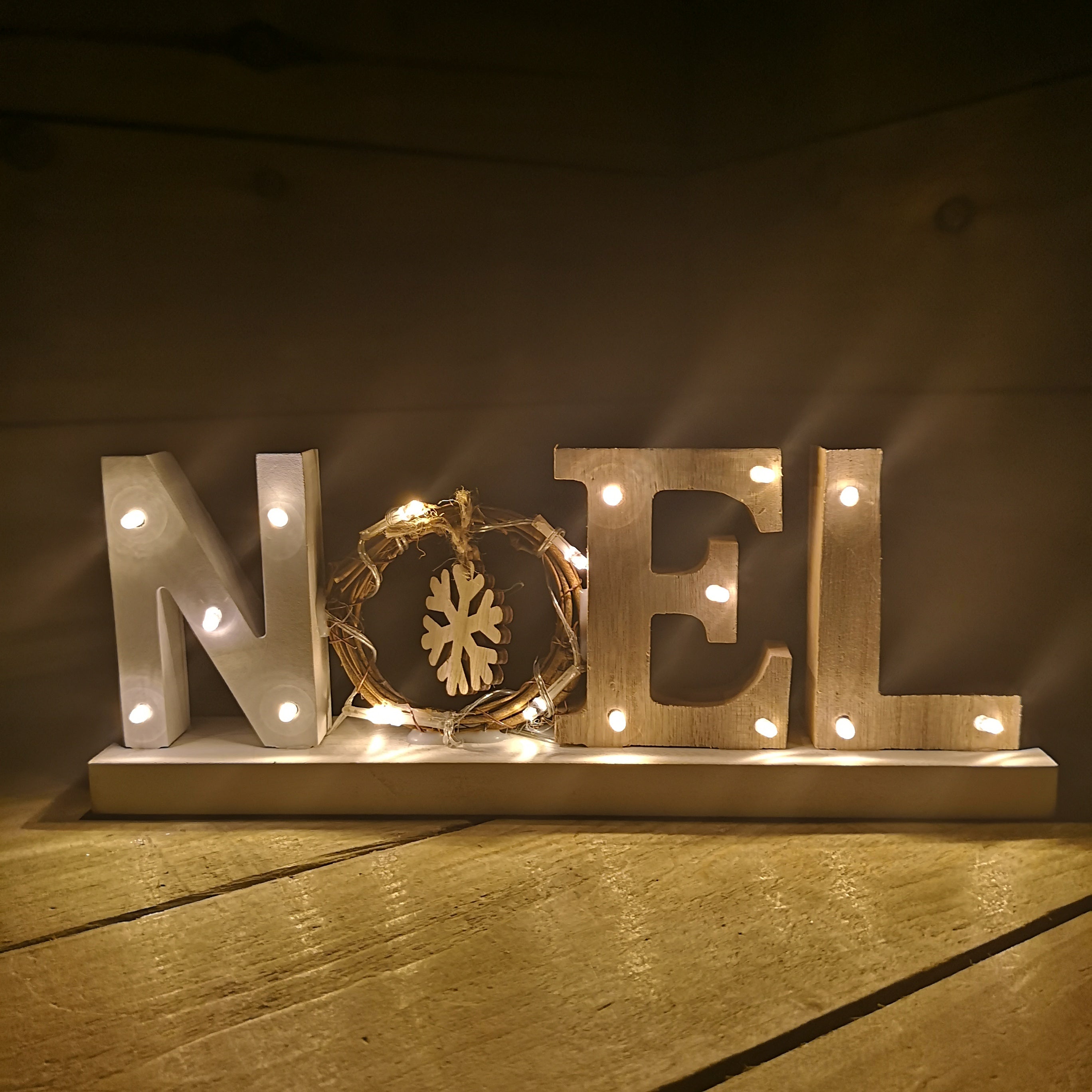 Battery Operated LED Wooden Noel Christmas Sign Decoration with Snowflake