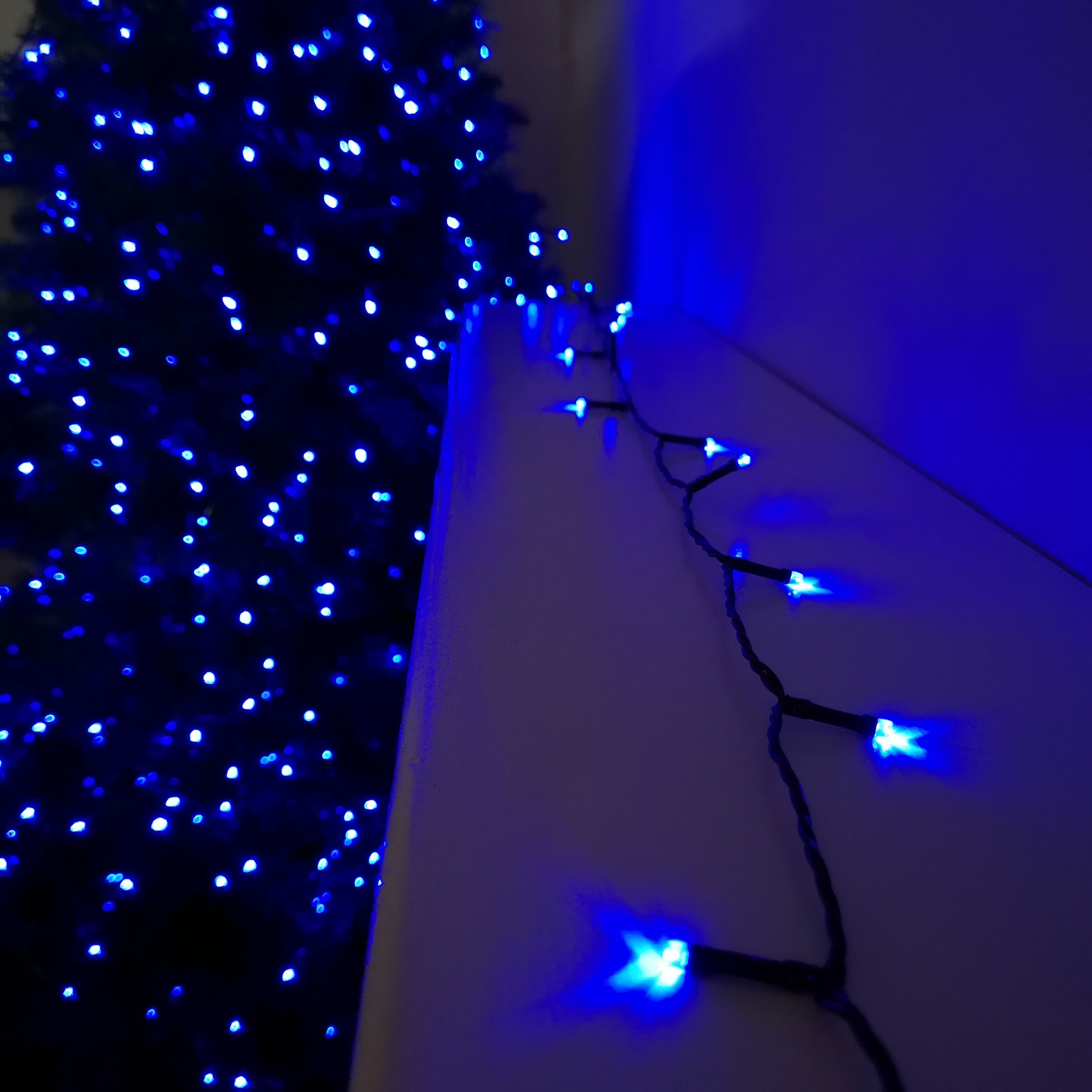 100 LED 10m Premier Christmas Indoor Outdoor Multi Function Battery Operated String Lights with Timer in Blue