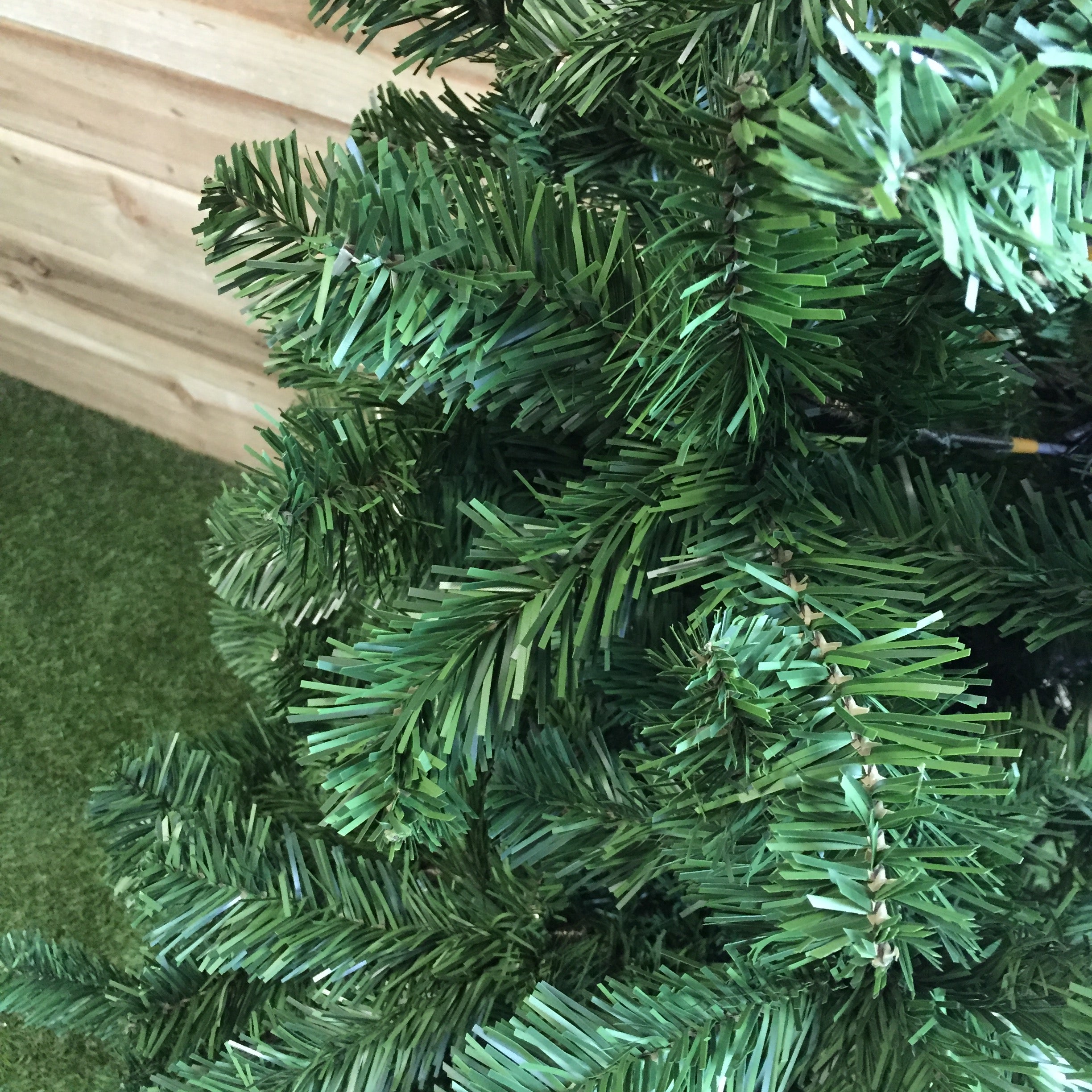 5ft (150cm) Imperial Pine Christmas Tree in Green with 340 tips 95cm Diameter