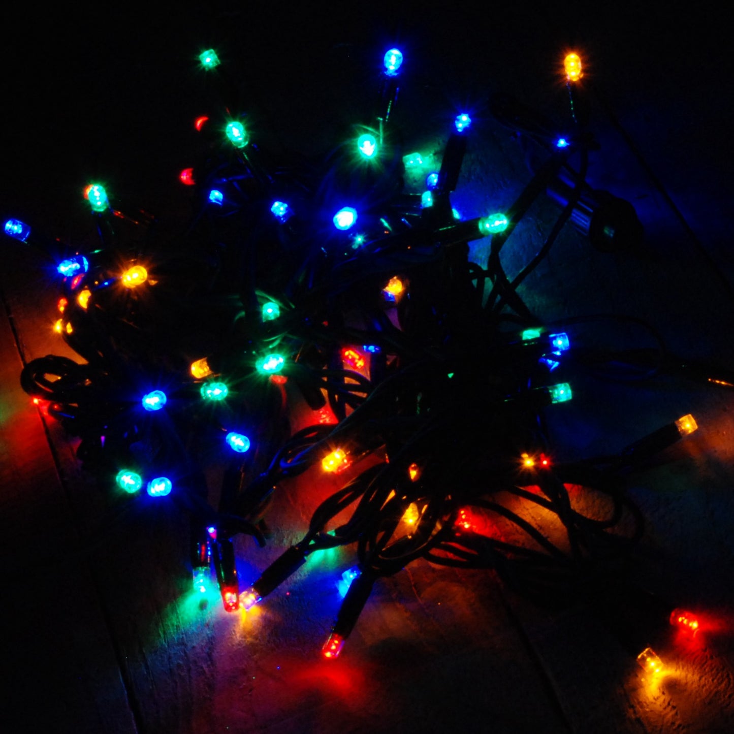 9.9m (100 LED) Snowtime Multi-Coloured Connectable Lights with 3m Lead Wire