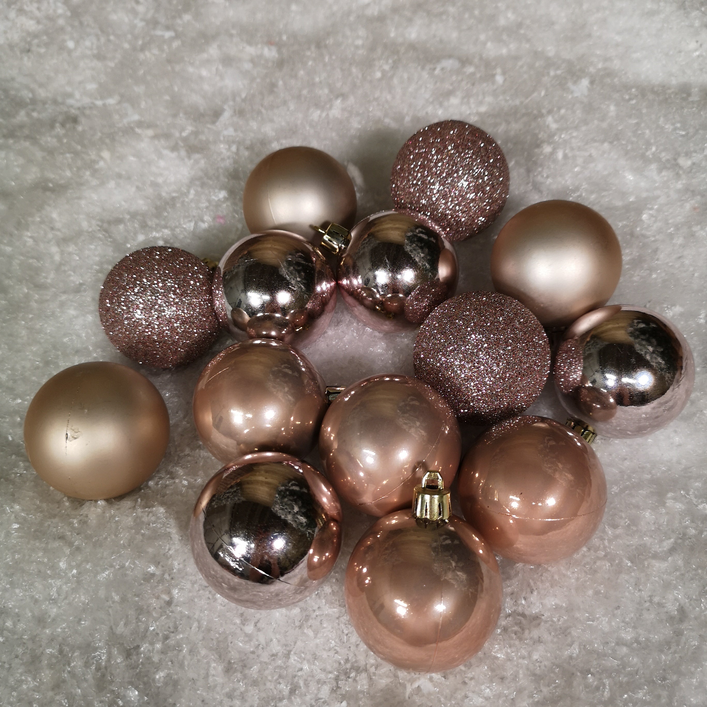 Assorted Rose Gold Set of 16 5cm Christmas Tree Baubles with String