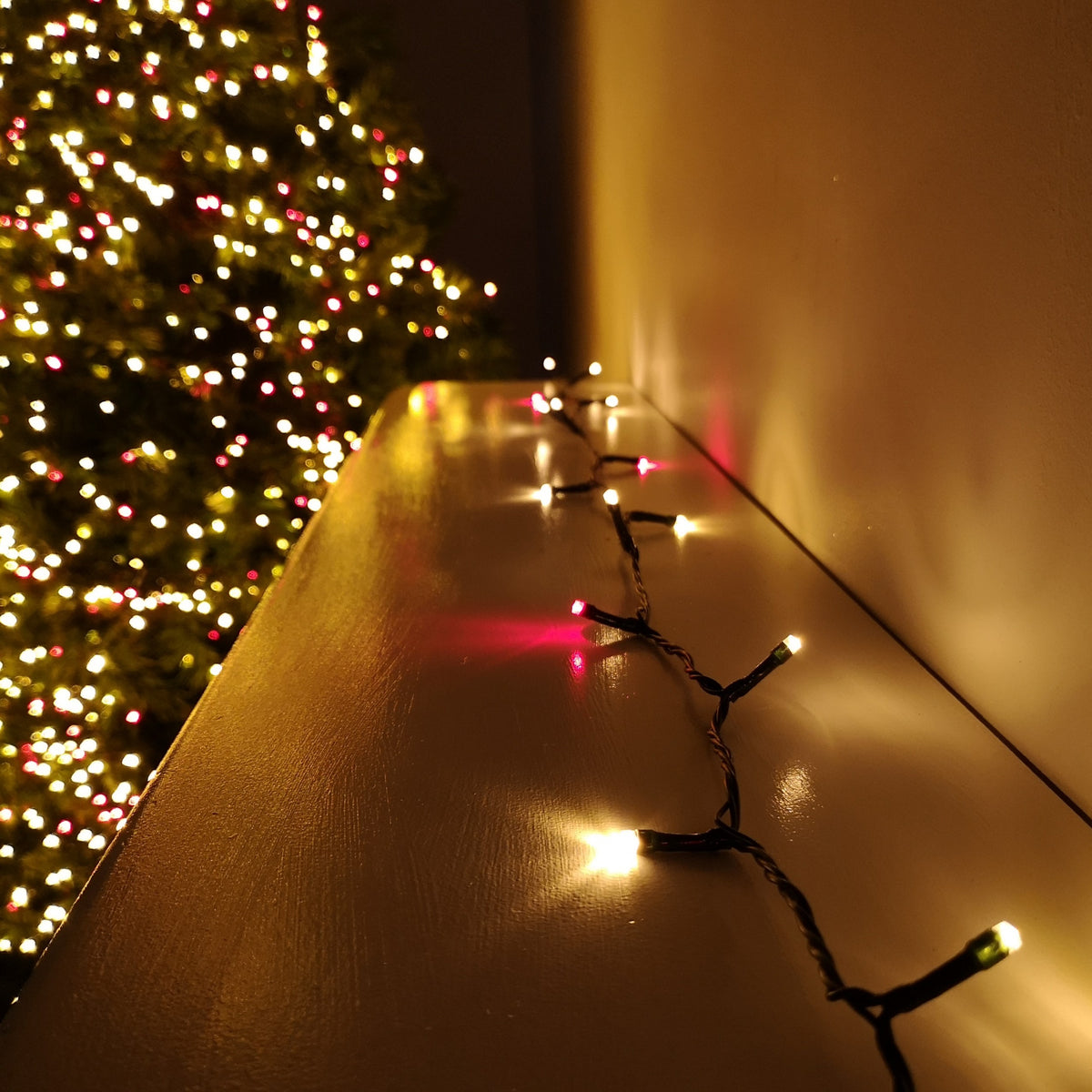 200 LED 16m Premier SupaBrights Indoor Outdoor Christmas Multi Function Mains Operated String Lights with Timer in Red & Vintage Gold