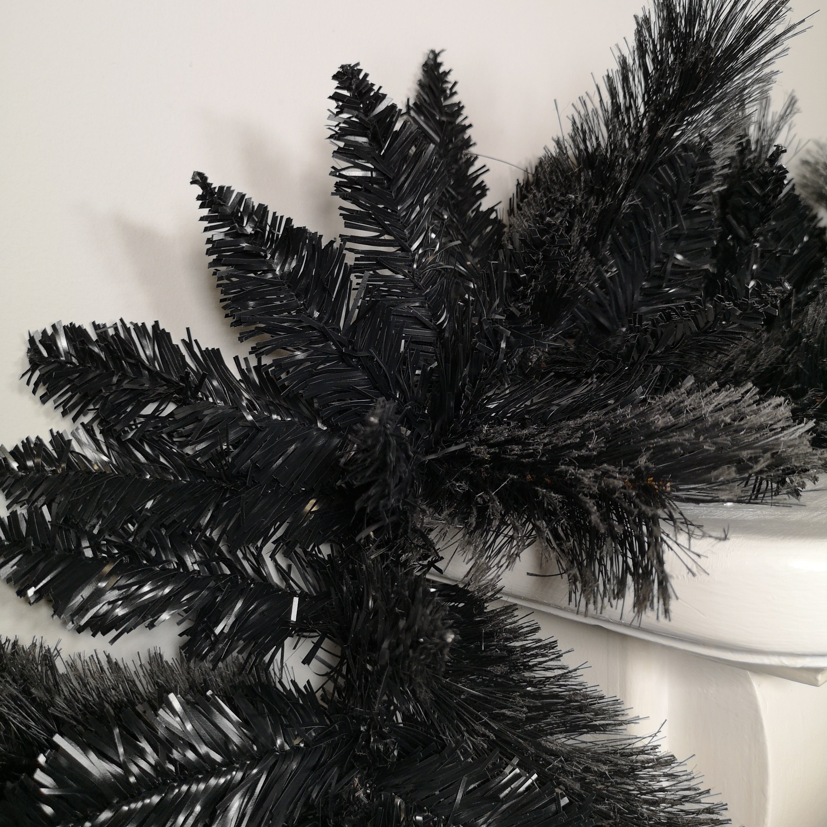 6ft (1.8m) Premier PVC Plain Black Tipped Artificial Christmas Halloween Garland