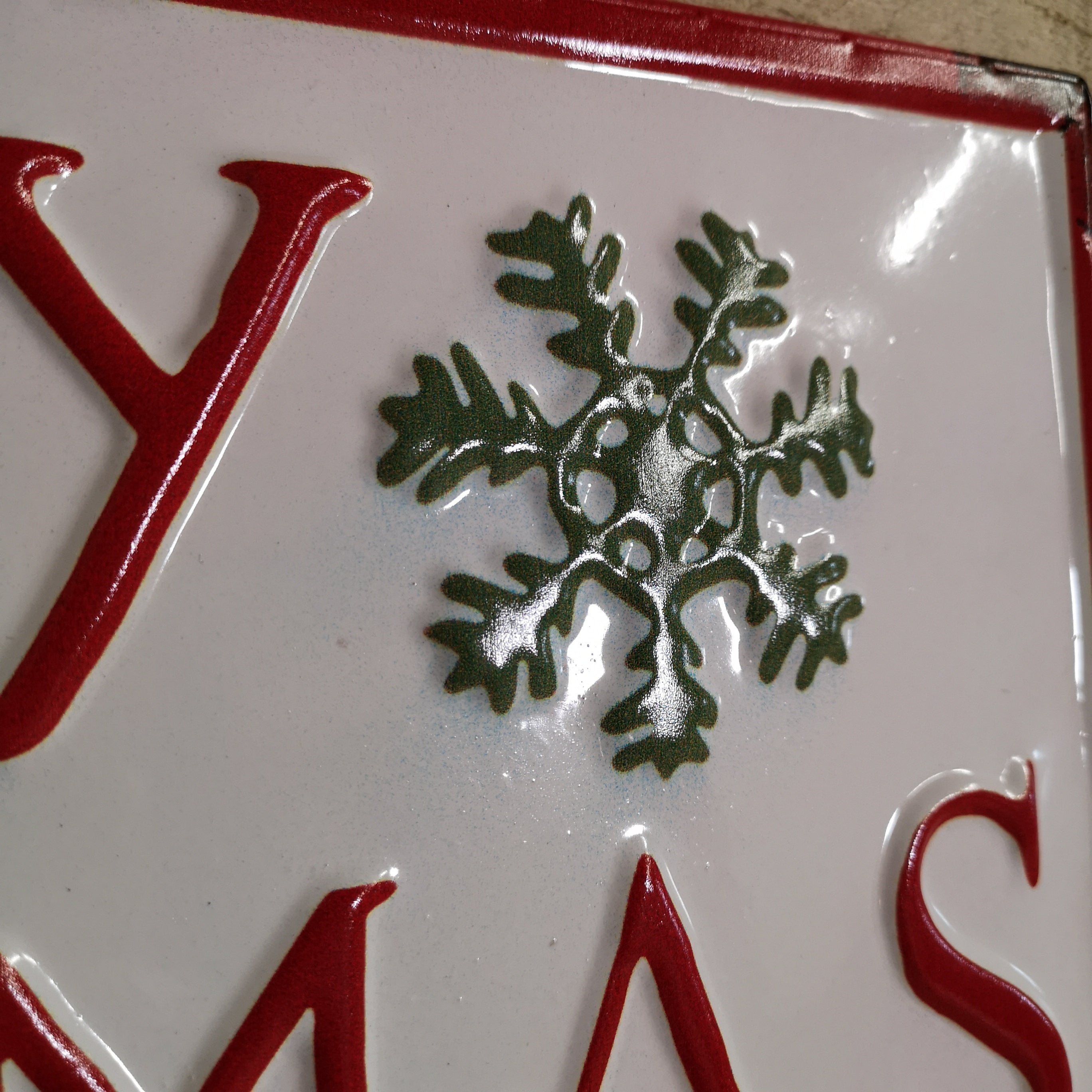 57cm Merry Christmas Metal Sign with Snowflake in Red White and Green