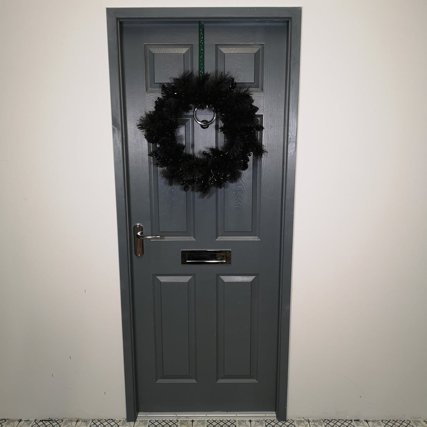 50cm Premier PVC Plain Black Tipped Artificial Christmas Halloween Wreath