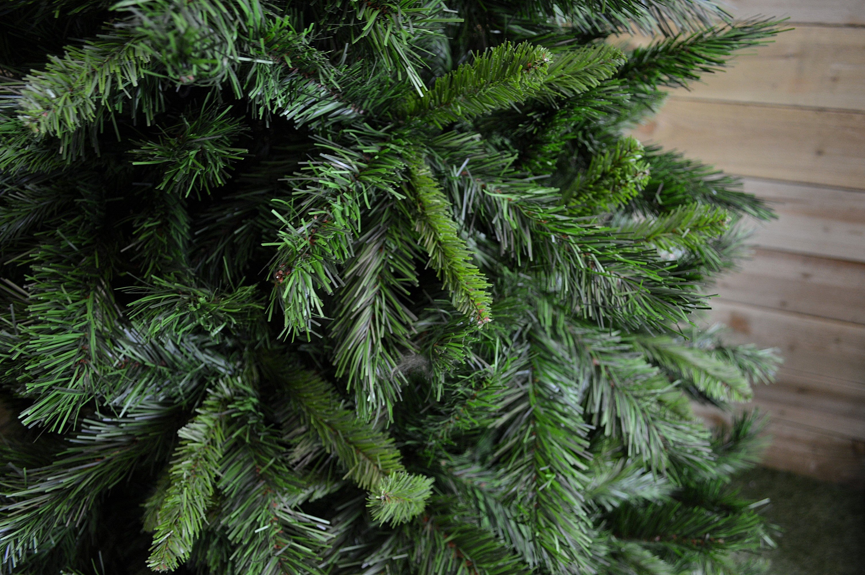 6ft, 7ft or 7.5ft Snowtime Luxury Kateson Fir Christmas Tree in Green
