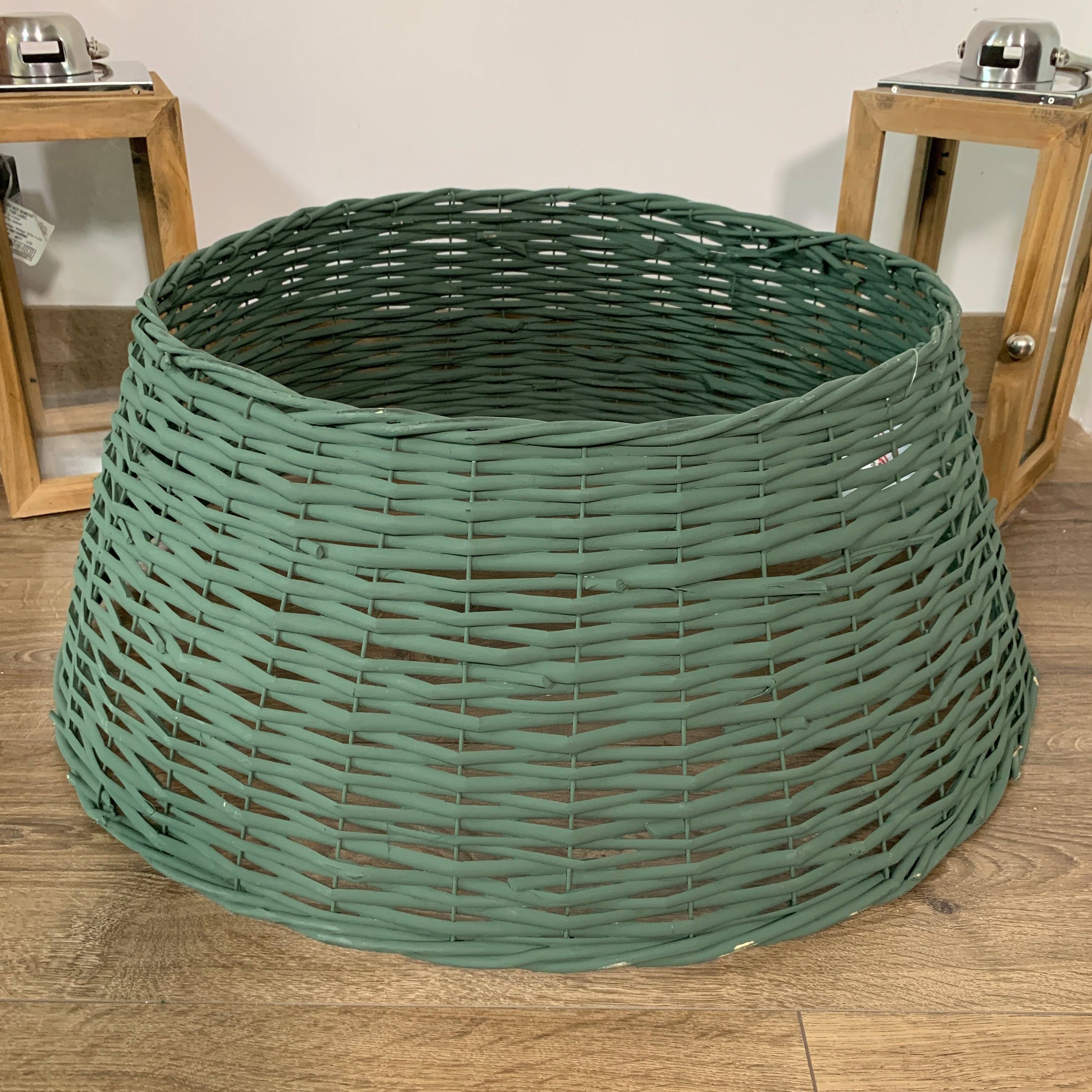 Samuel Alexander Luxury Natural Wicker Christmas Tree Skirt Choice of 3 Sizes & Colours