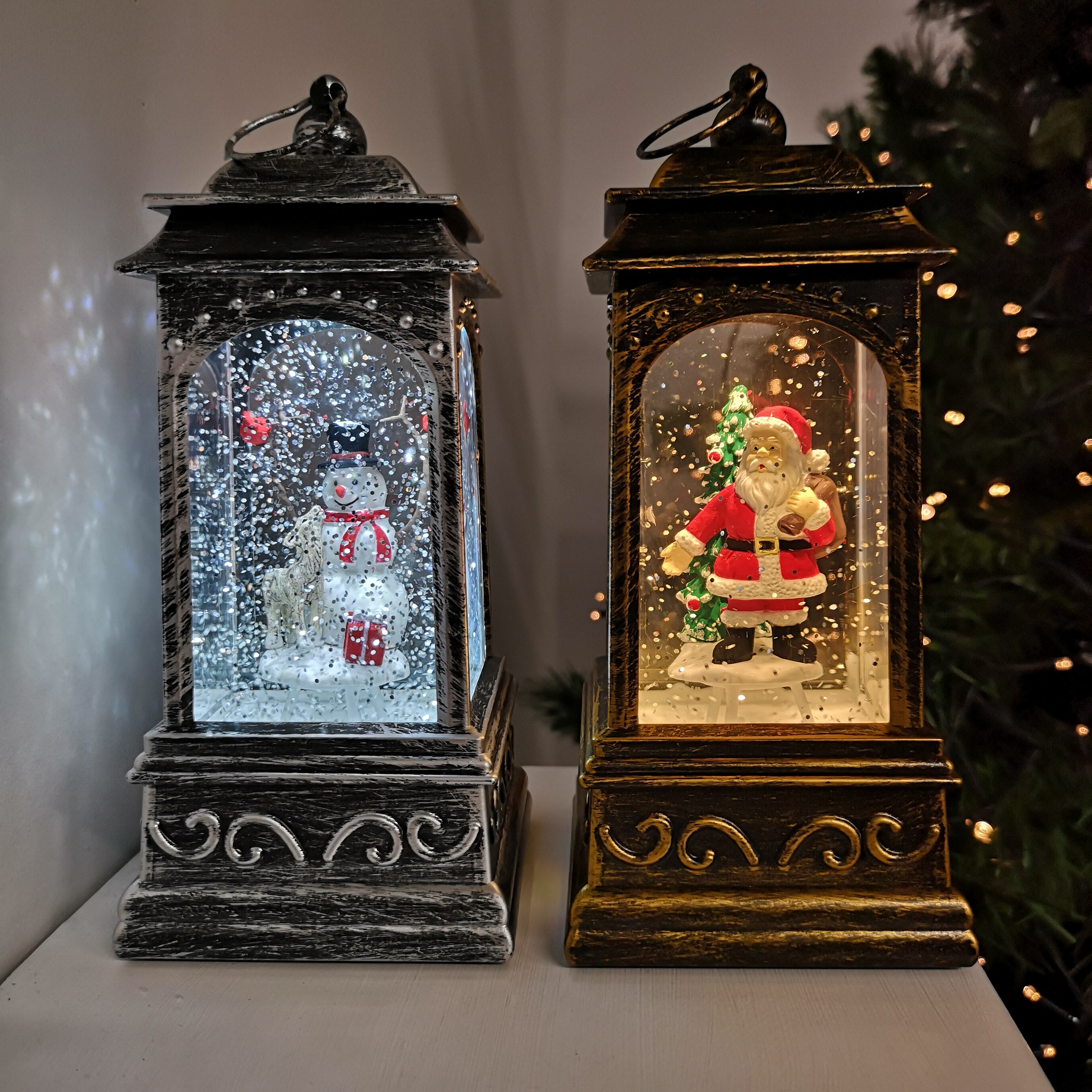 21cm Glitter Water Spinner Lantern Christmas Decoration - Choice of Santa or Snowman