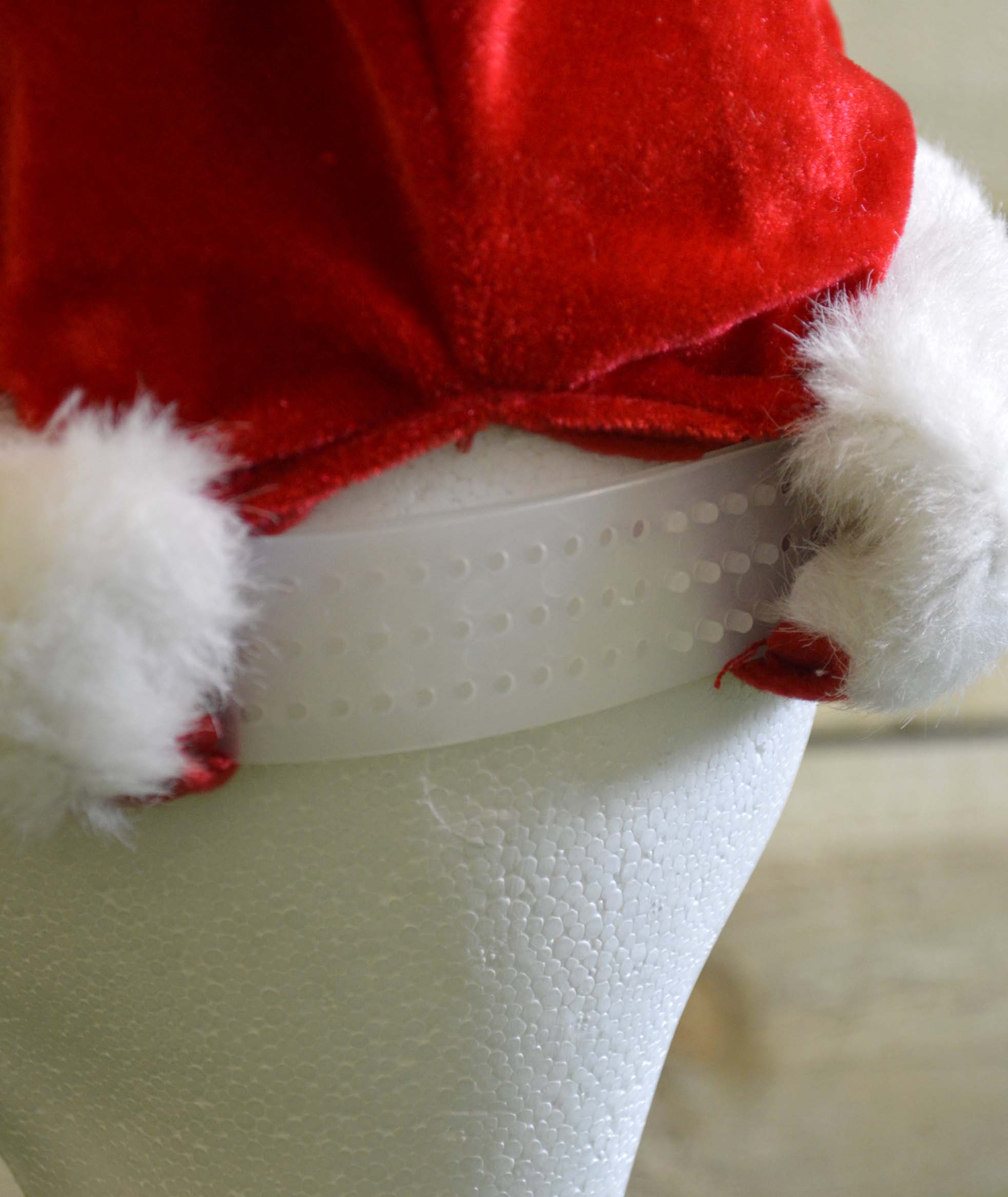 Battery Powered Singing & Animated Moving Christmas Santa Hat