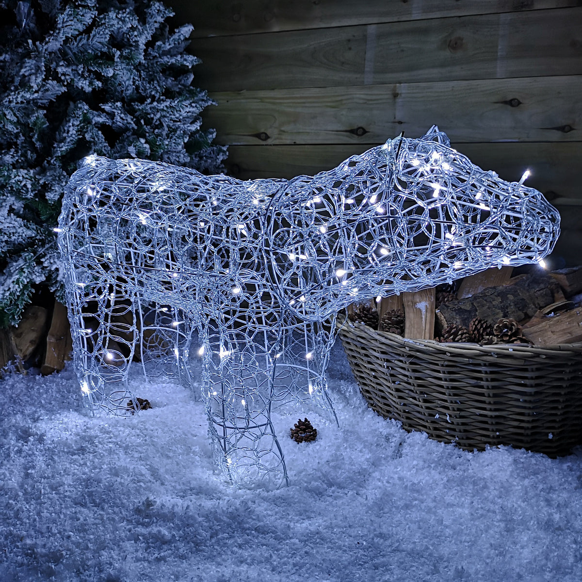 90cm Premier Indoor Outdoor Twinkling LED Polar Bear Christmas Decoration in Cool White 
