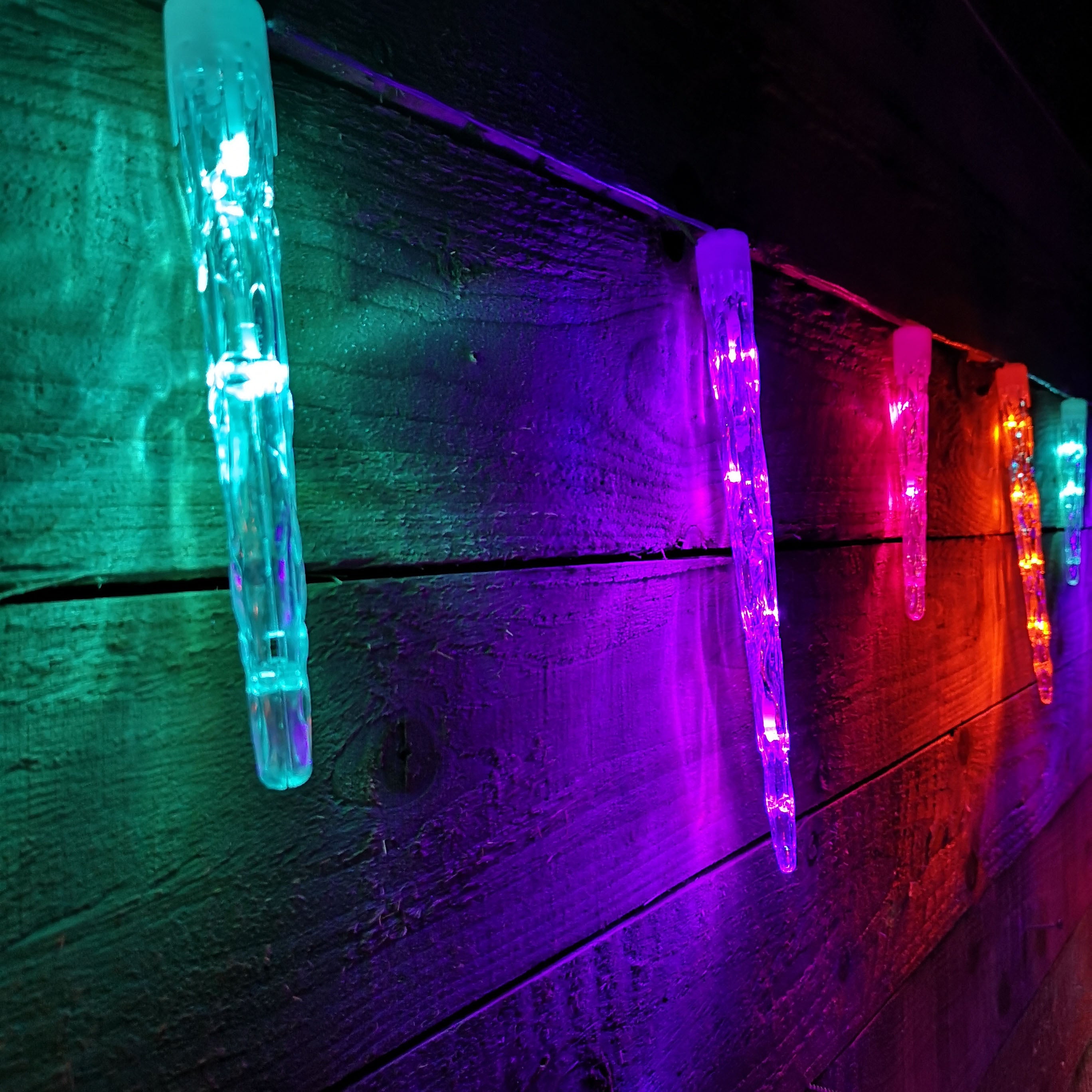 72 LED 6.9m Premier 24 Indoor Outdoor Icicle Shape Christmas Chaser Lights in Choice of Colour