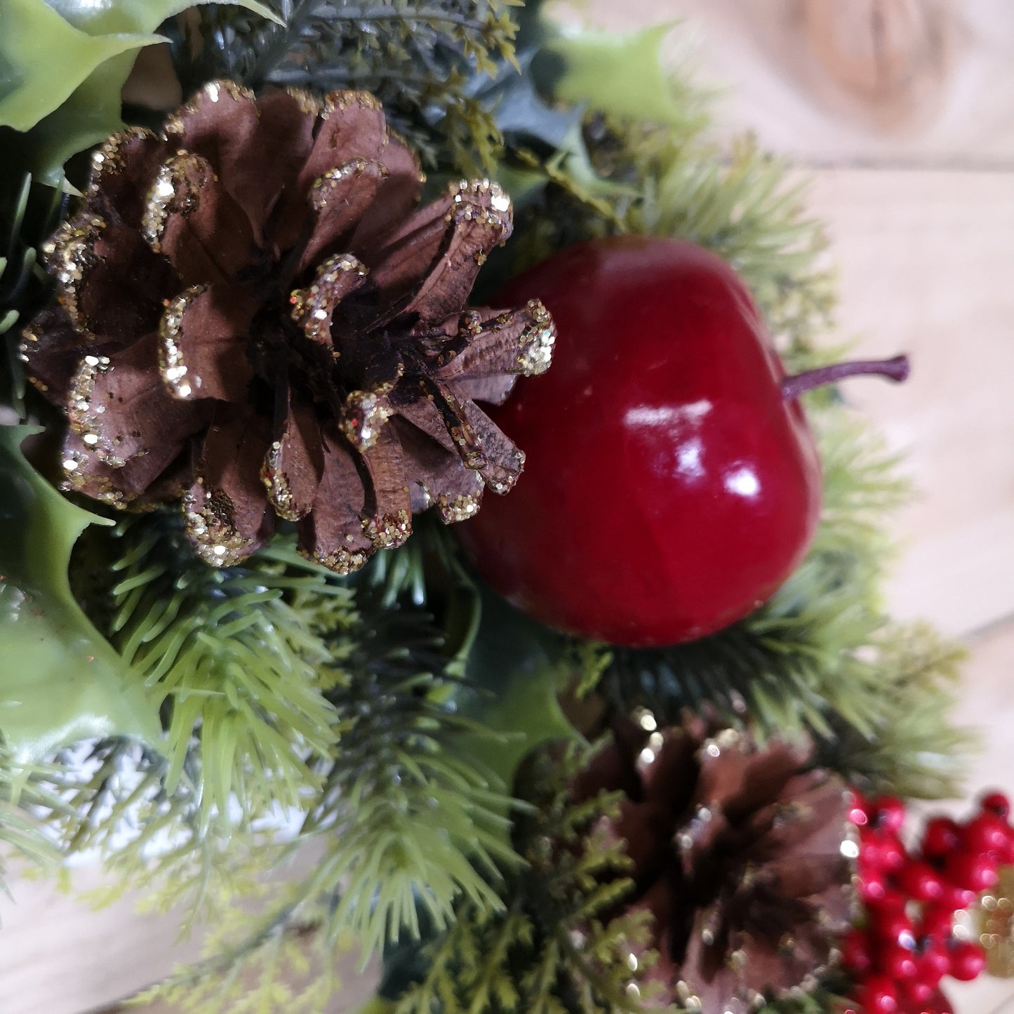 Premier 45cm Indoor / Outdoor Christmas Wreath Decoration - Red & Green