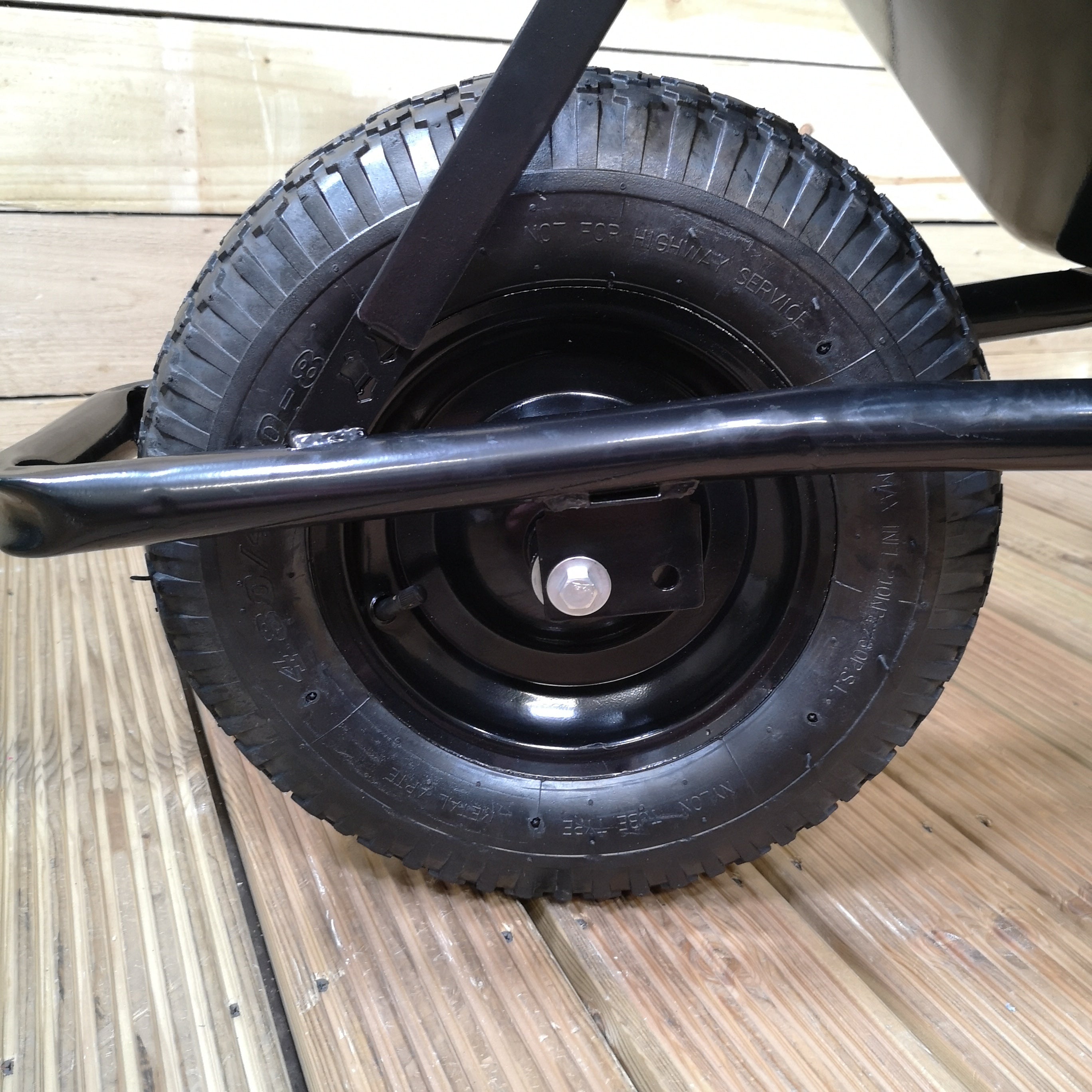 Black 90 Litre 150kg Capacity Heavy Duty Outdoor Galvanised Pneumatic Metal Garden Wheelbarrow