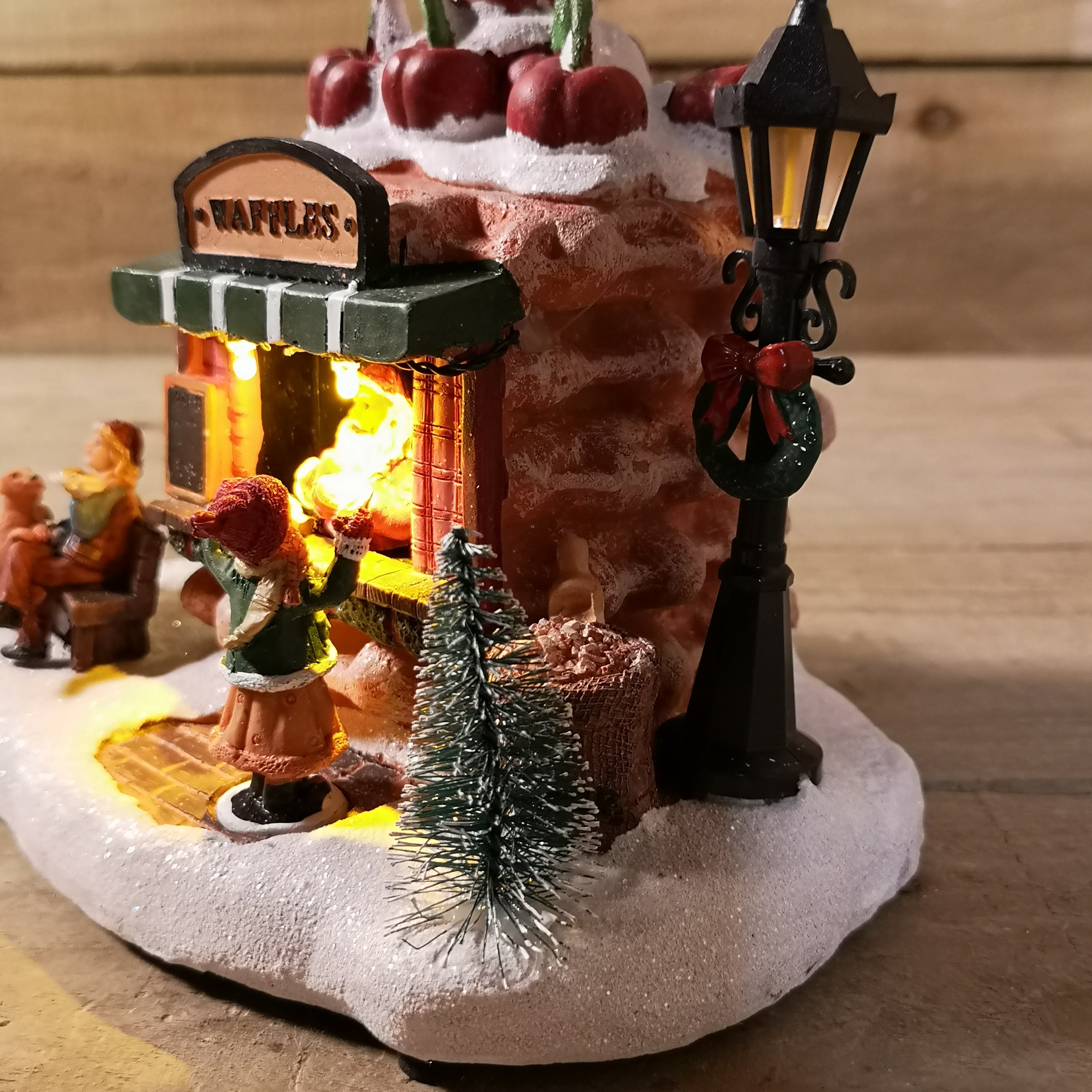 Festive Christmas 19cm Illuminated Waffle Shop Battery Operated