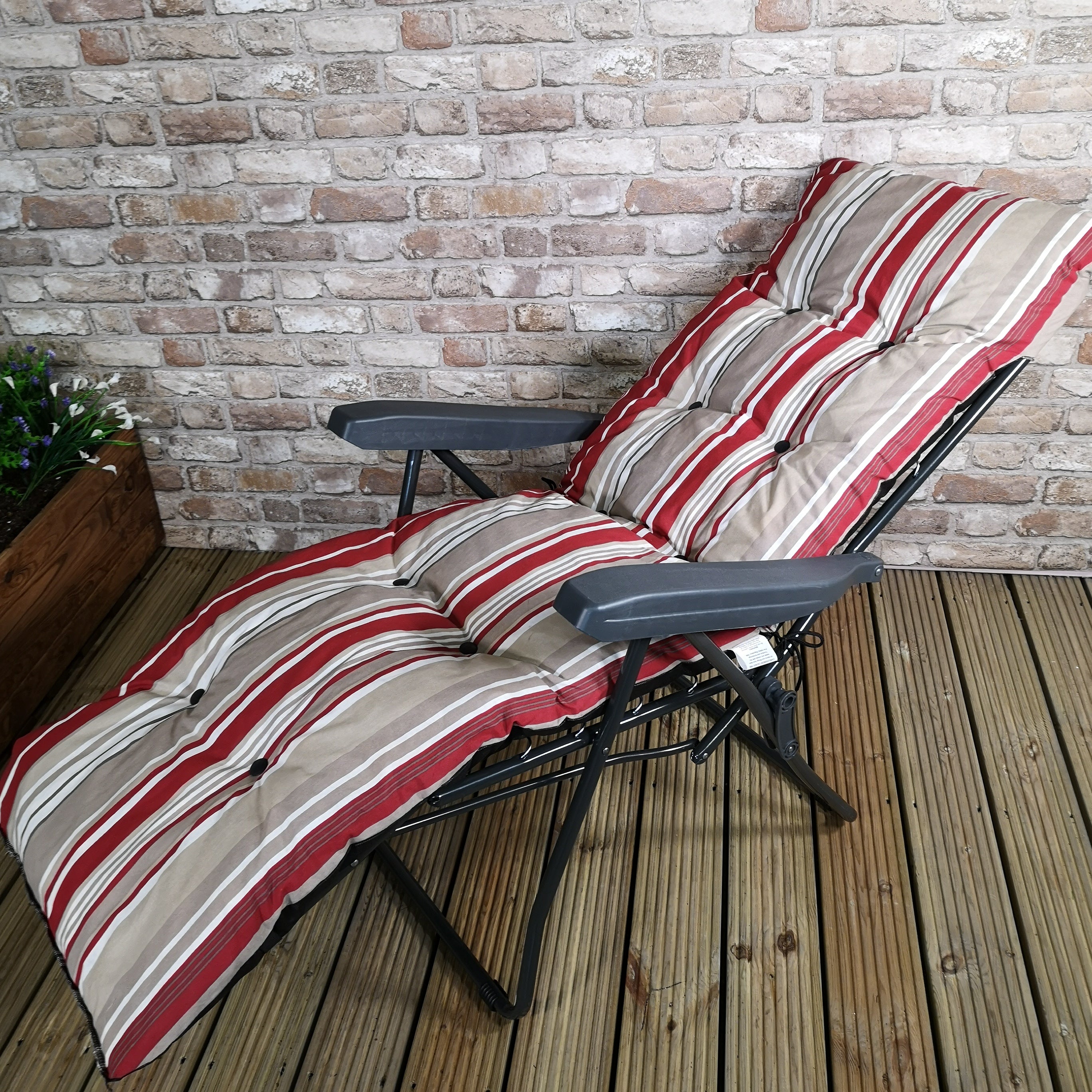 Padded Outdoor Garden Patio Recliner / Sun Lounger with Red Stripes