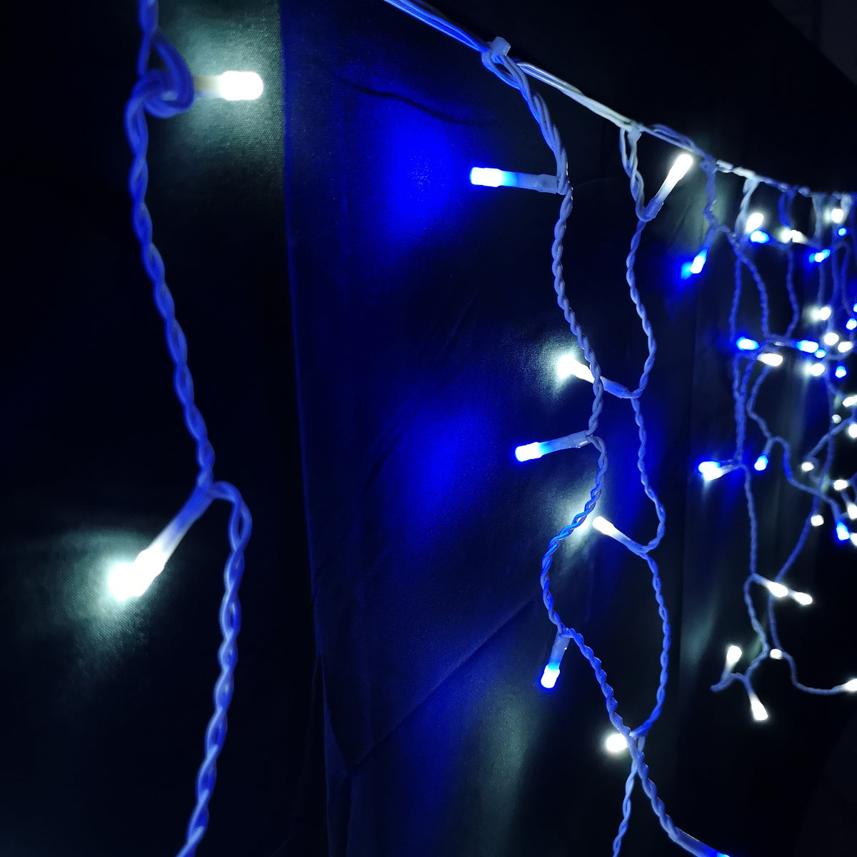 460 LED 11.5m Premier Christmas Outdoor 8 Function Icicle Lights Blue & White