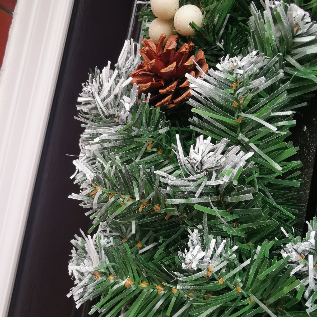 40cm Snow Tips Christmas Door Wreath for Indoor / Outdoor
