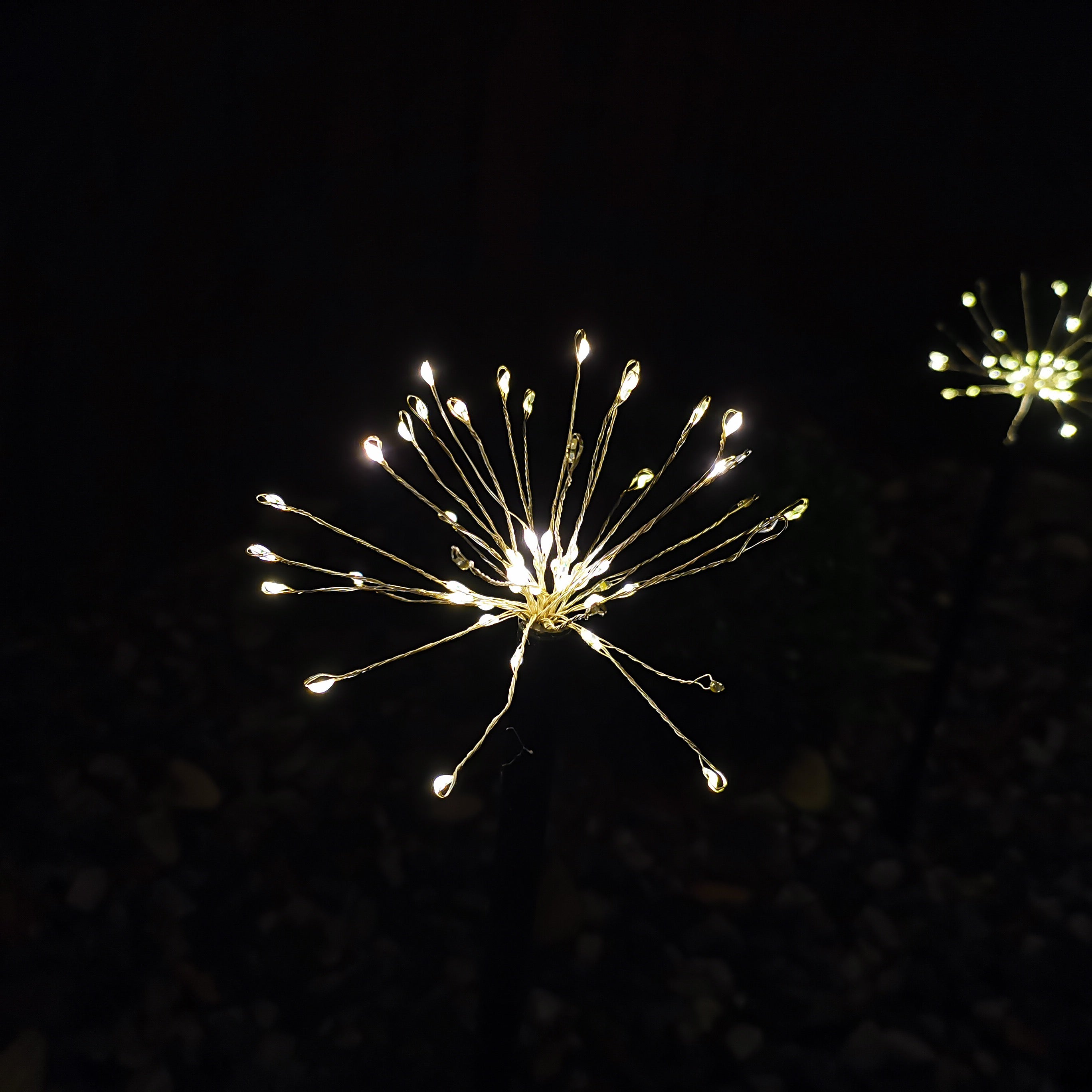 4pcs Festive Twinkling LED Starburst Stake Light Christmas Pathmarkers in Warm White