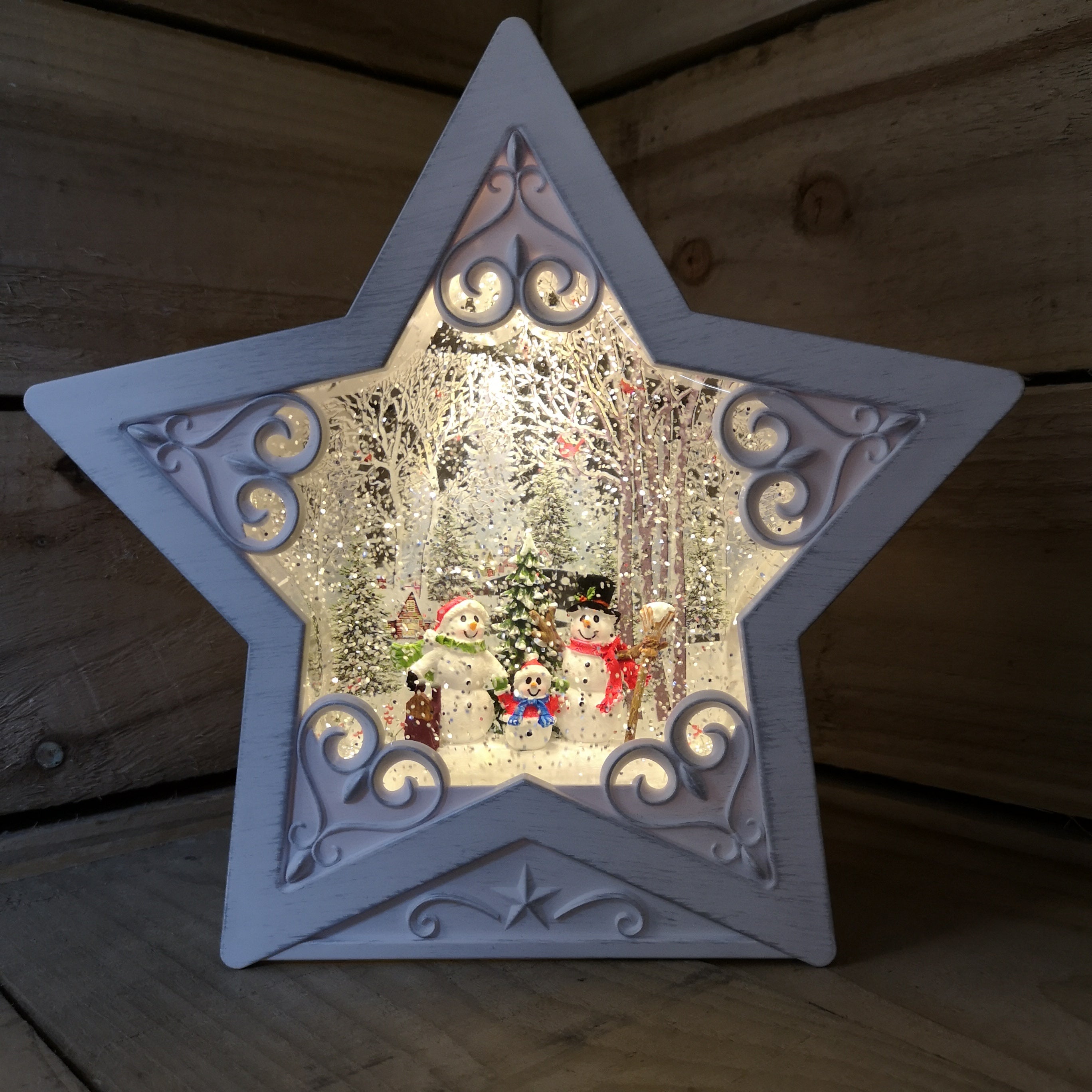 25cm Snowtime LED Christmas Water Star With Snowmen Scene