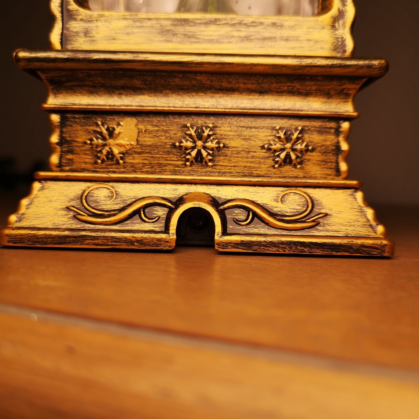 27cm Premier Glitter Water Spinner LED Lantern Christmas Decoration with Snowman Scene