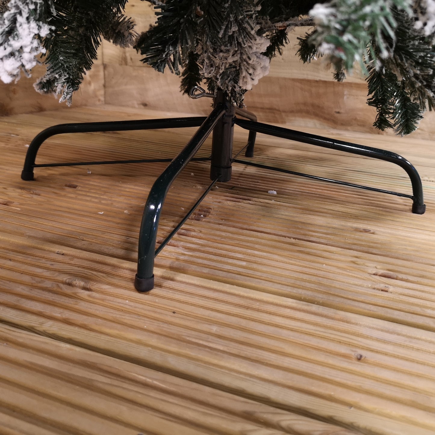 7ft (2.1m) Spiral Snow Flocked Christmas Tree