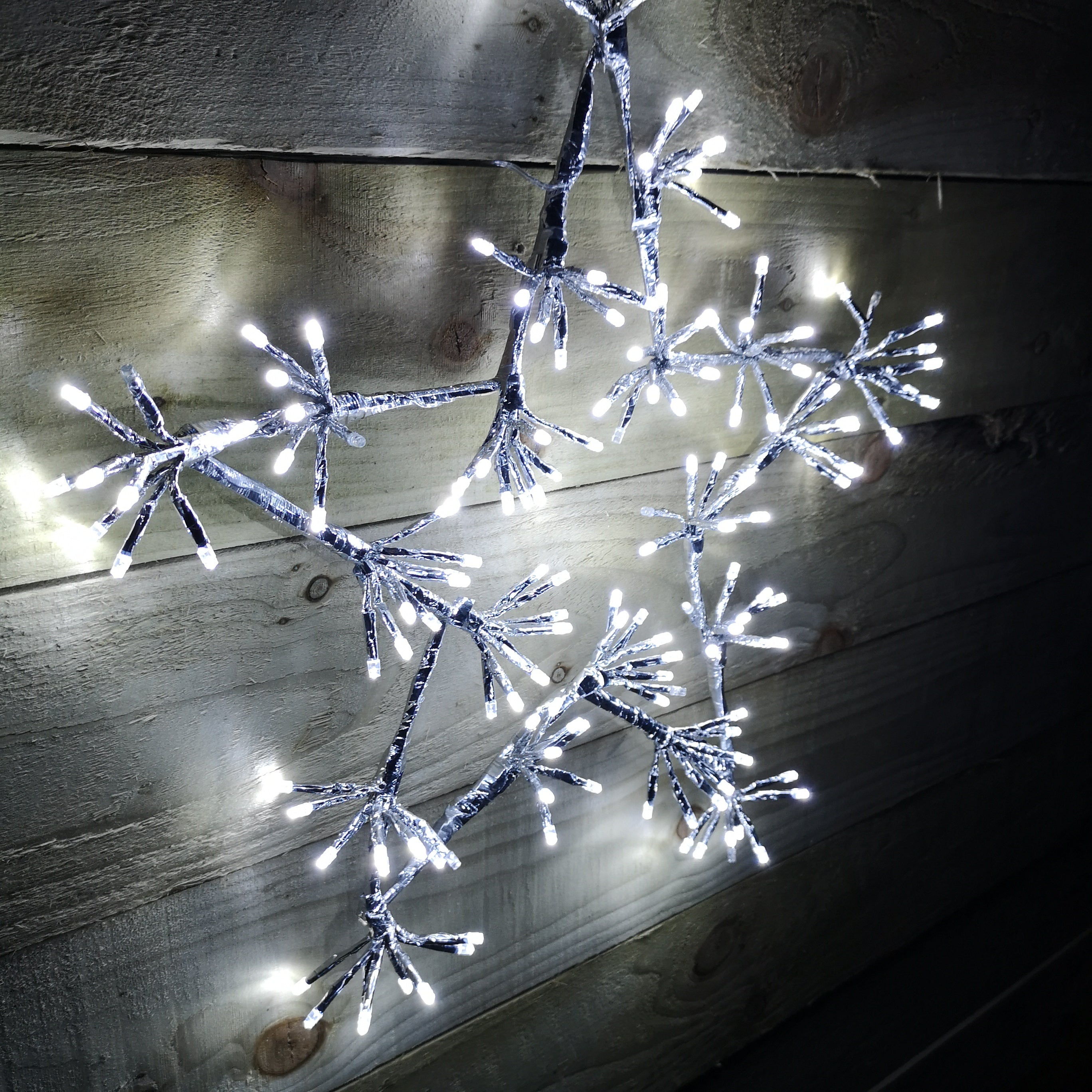 48cm Cool White Festive 160 LED Star Indoor/Outdoor Christmas Decorations