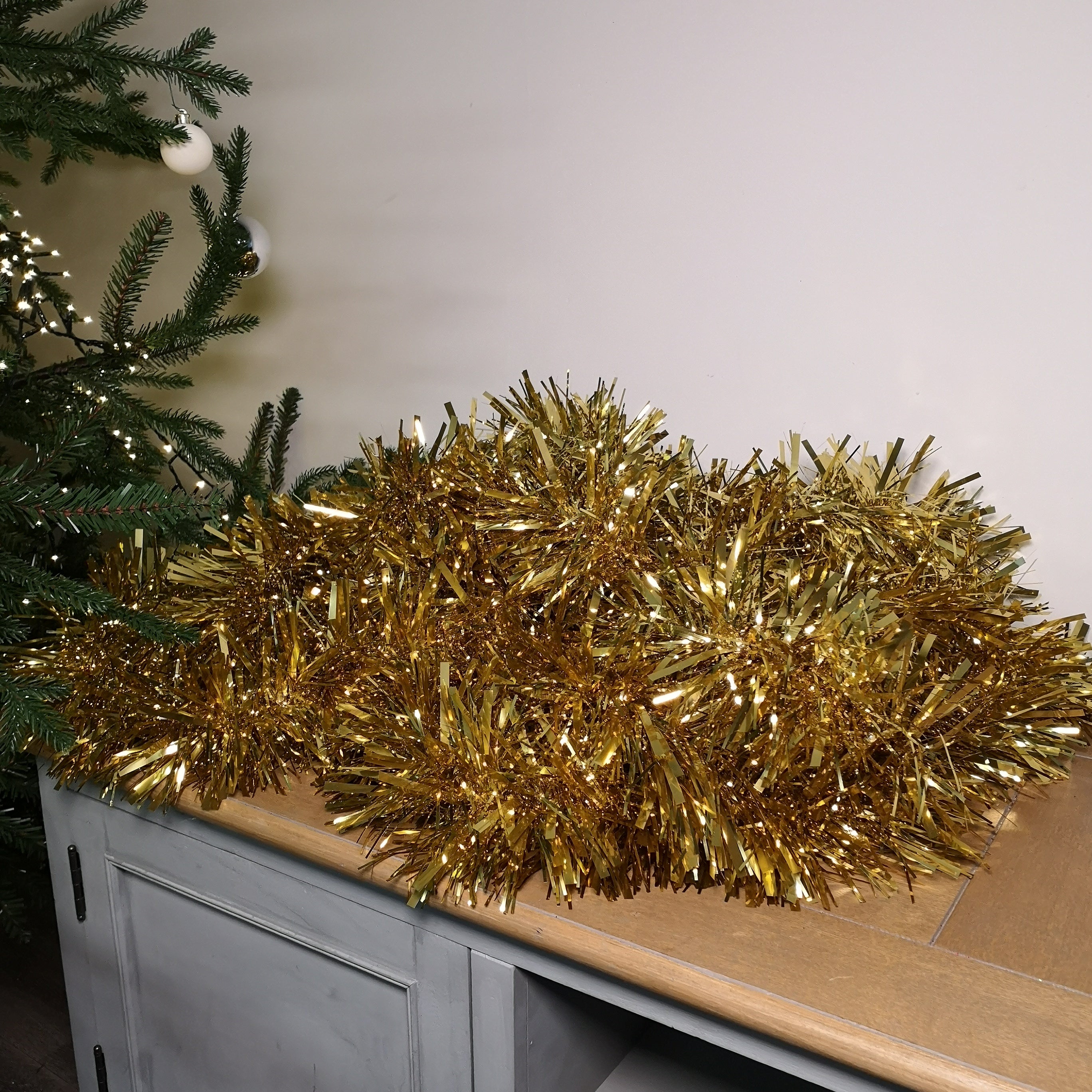 10m x 15cm Luxury Chunky Cut Tinsel Garland Christmas Tree Decoration - Gold