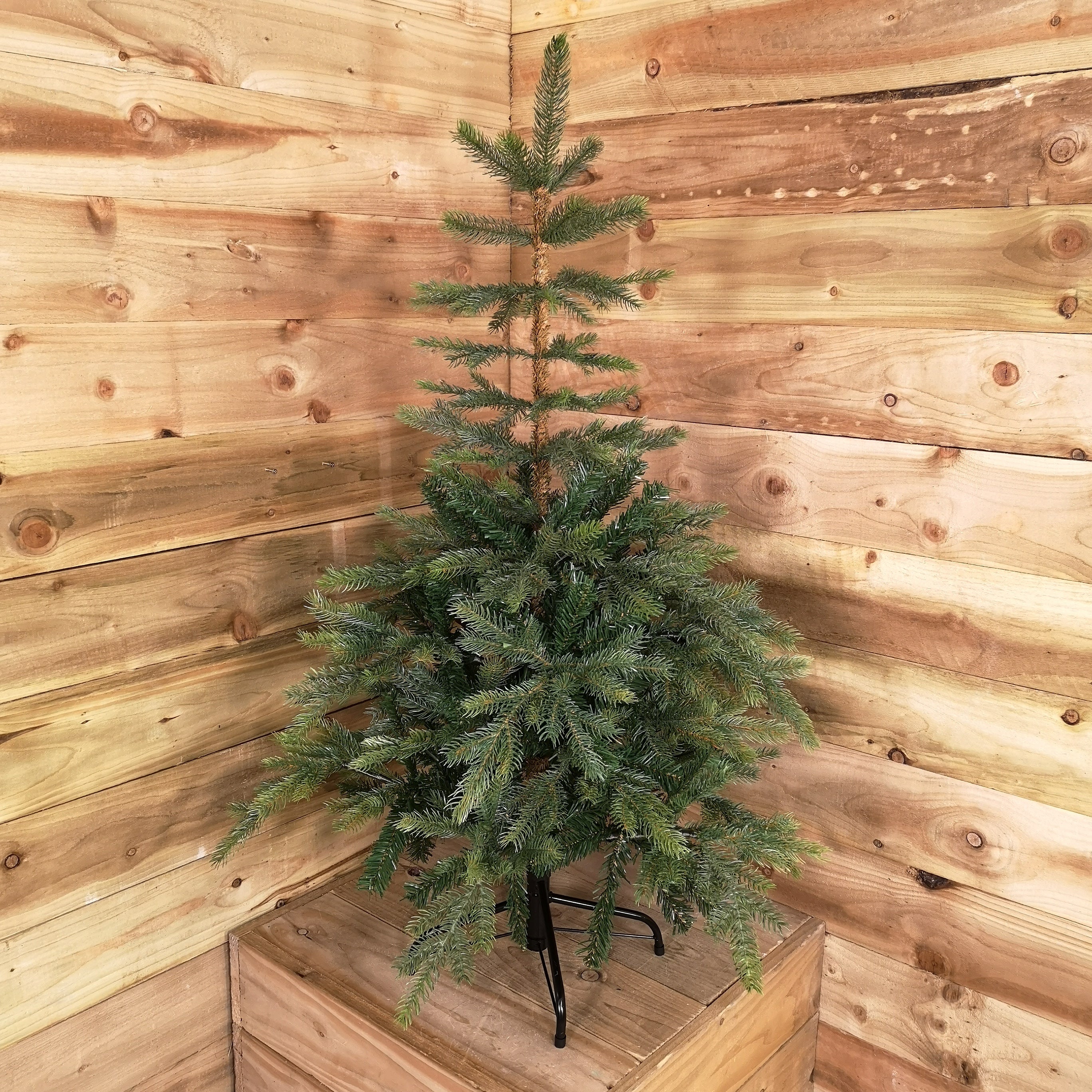 Everlands 120cm (4ft) Green Grandis Fir Real Look Christmas Tree with 575 Tips