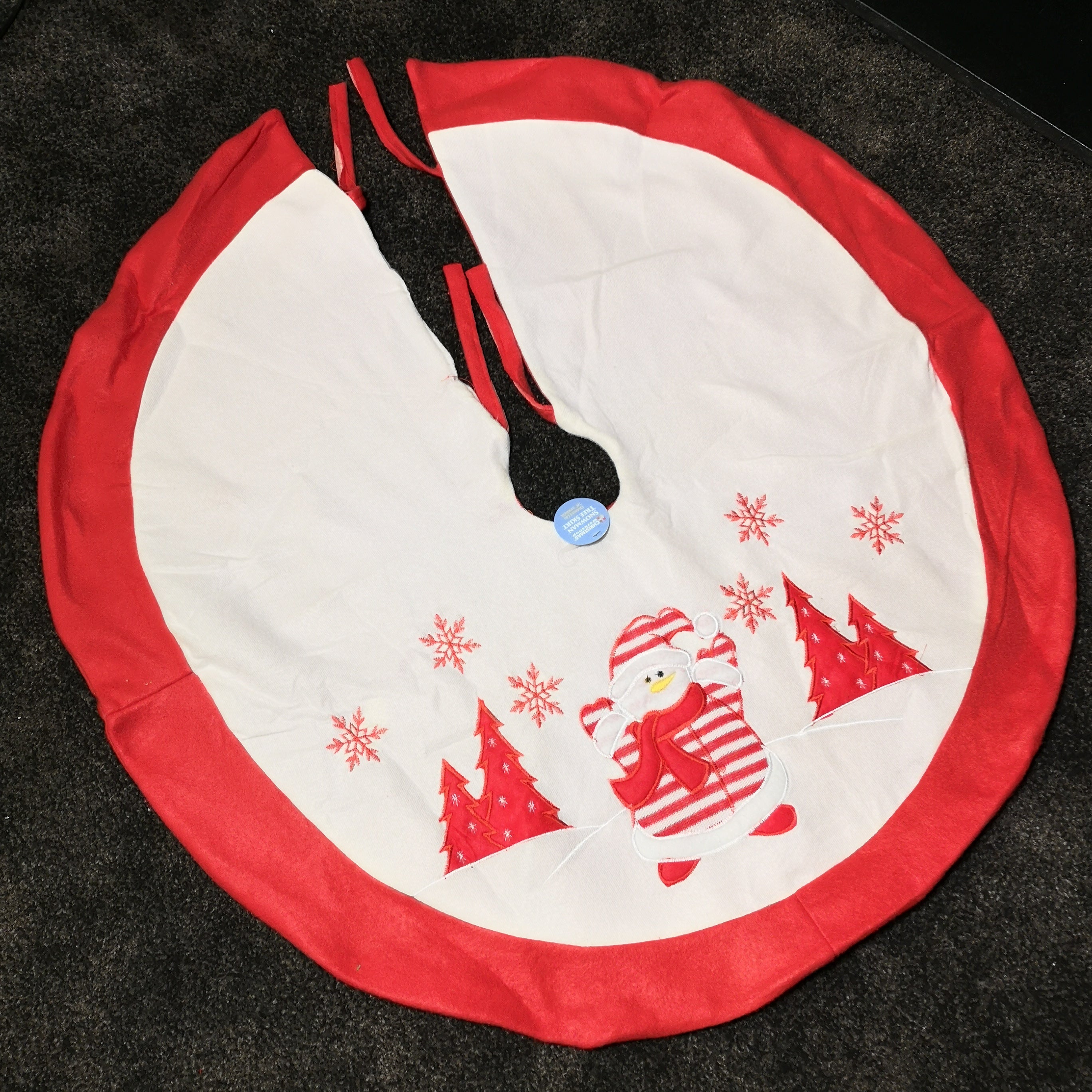 90cm Embroidered Snowman Winter Scene Fabric Christmas Tree Skirt in Red & White