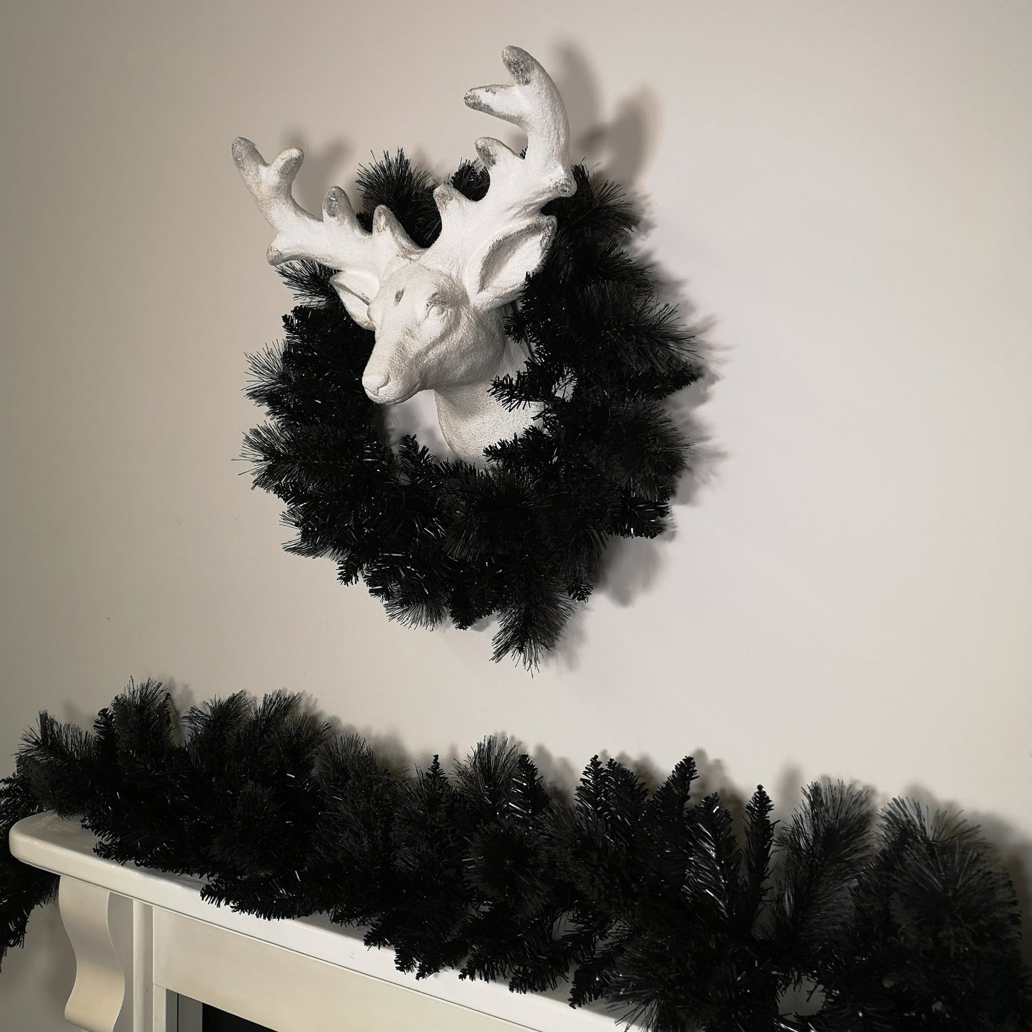 50cm Premier PVC Plain Black Tipped Artificial Christmas Halloween Wreath