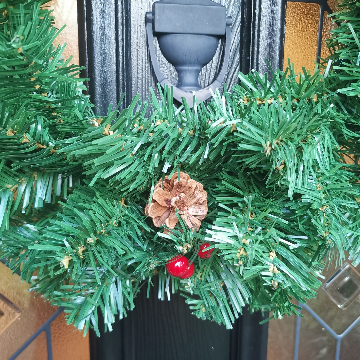 50cm The Tree Company Christmas Wreath With Festive Berry and Cones