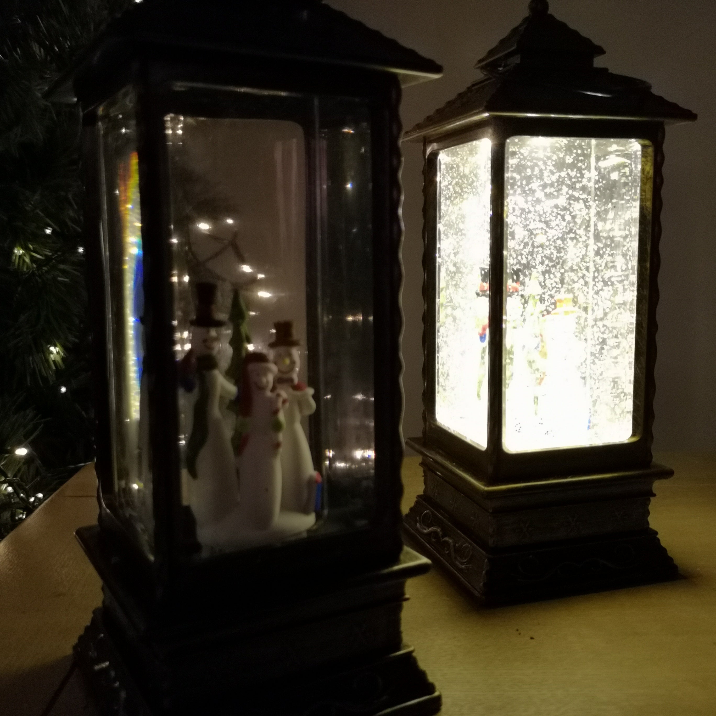 27cm Dual Power LED Christmas Glitter Water Spinner Rustic Lantern Snowman Scene