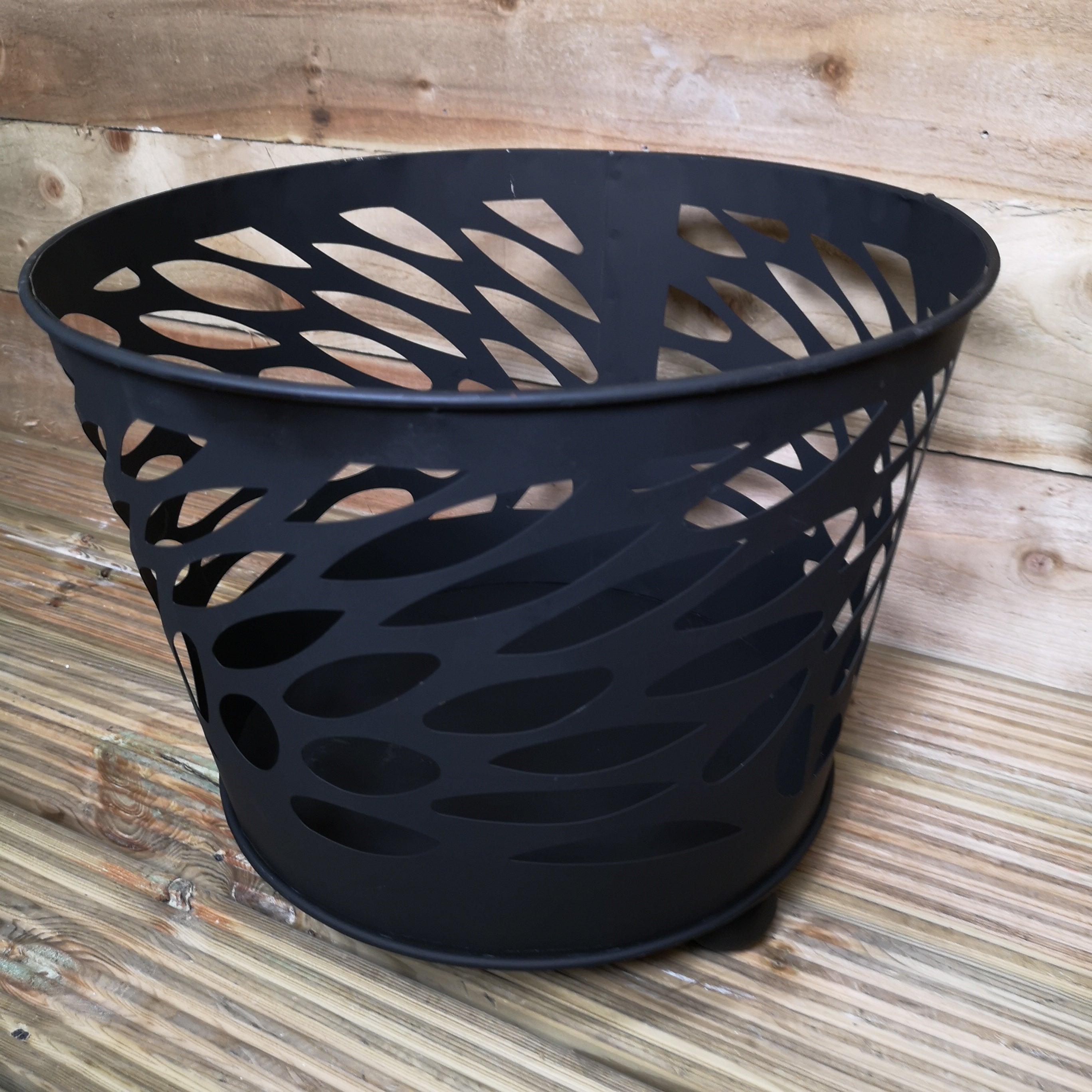 39cm Outdoor Garden Fire Pit / Fire Basket / Wood Burner Bowl in Black
