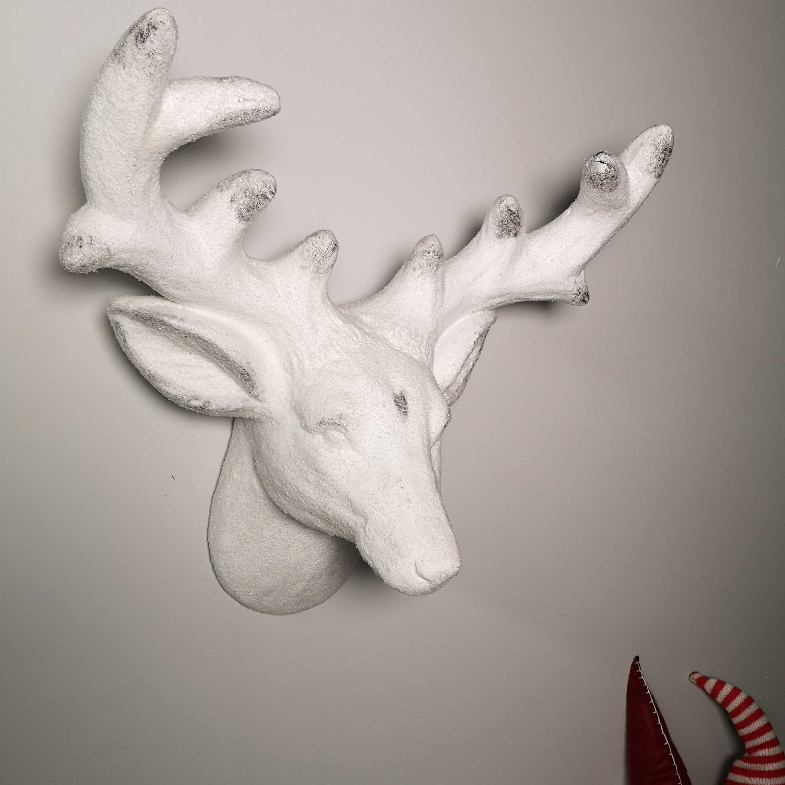 46cm Snow Flocked Wall Hanging Reindeer Head Christmas Decoration