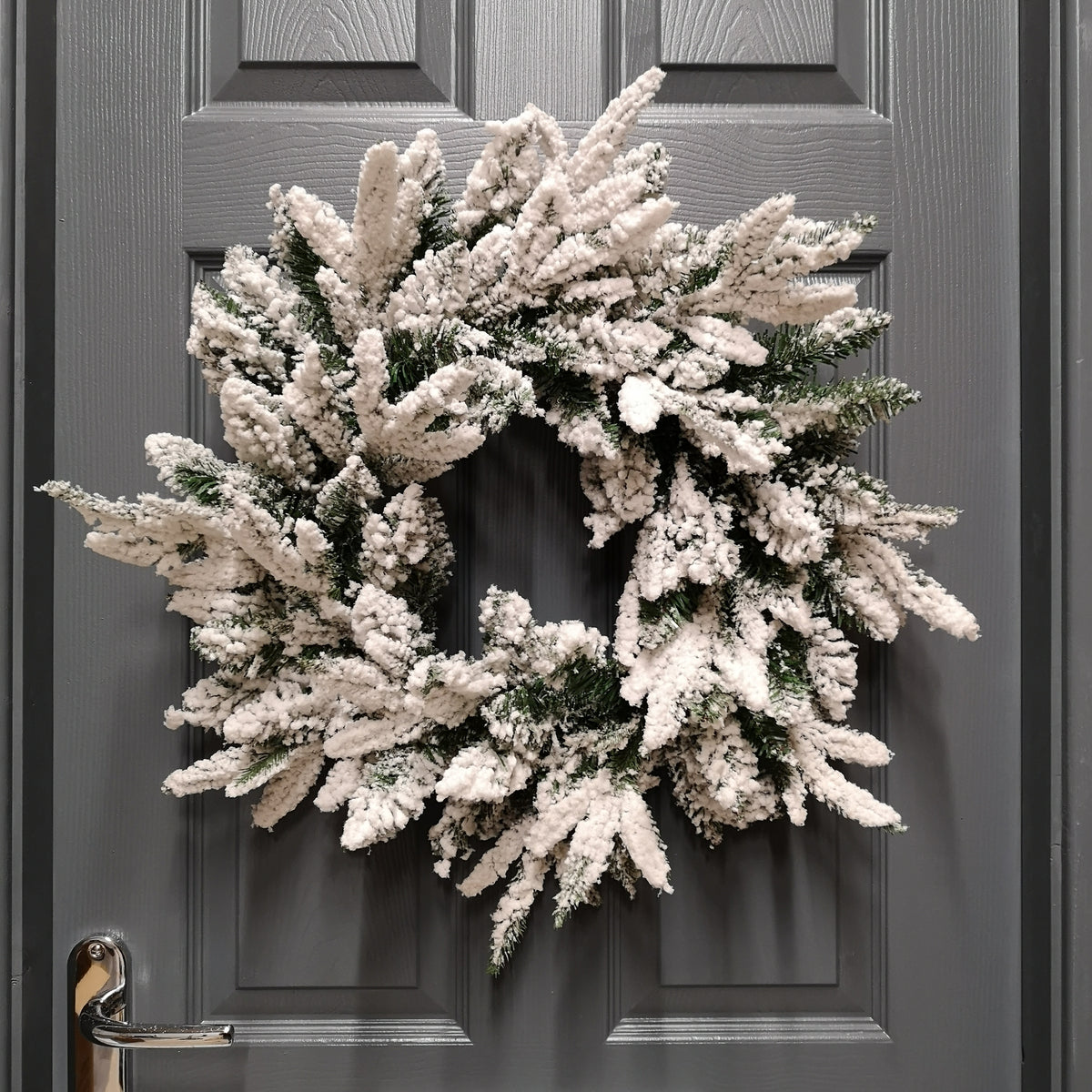 Premier 50cm Lapland Flocked Wreath with PE and PVC Tips