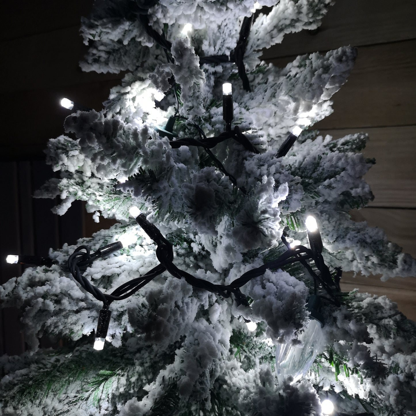 100 LED 8m Premier Christmas Connectable Outdoor Static Lights in Cool White