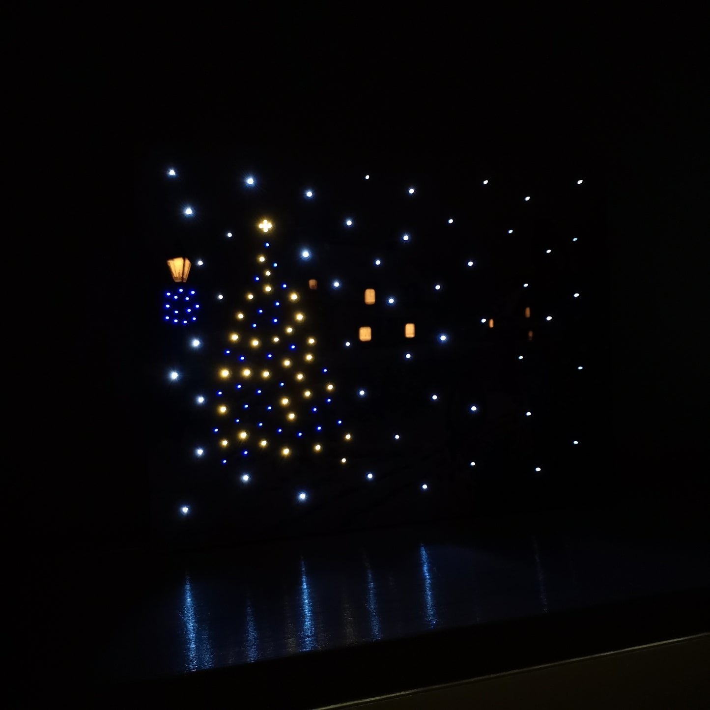 H30cm x 40cm Christmas Scene With Robins Wall Art Canvas