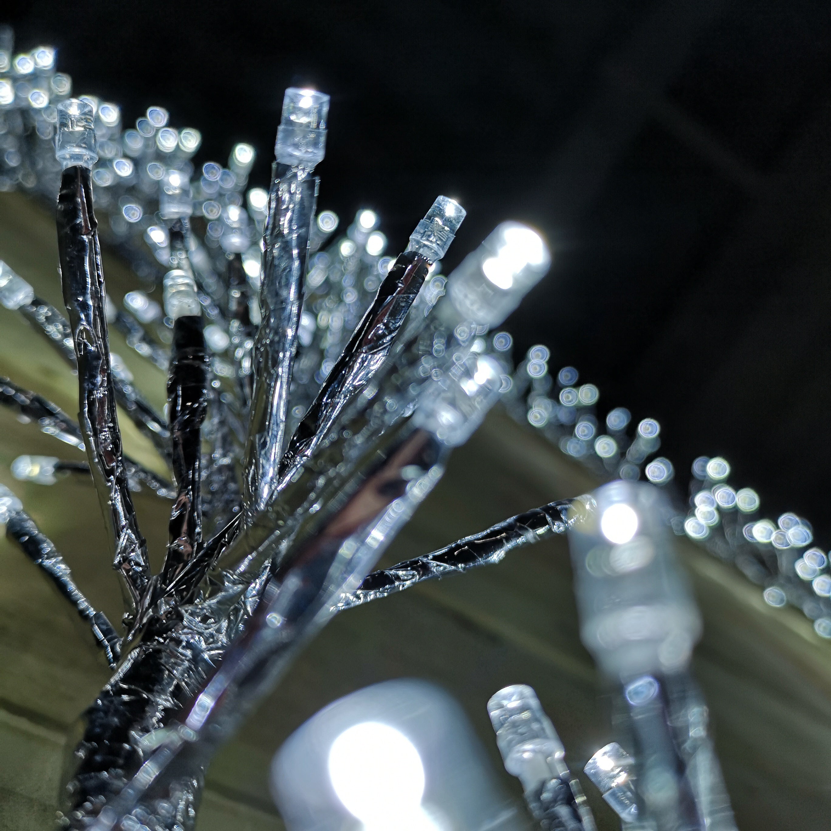 Premier Christmas Silver Star Cluster Indoor Outdoor 480 White LED Light 1.2m