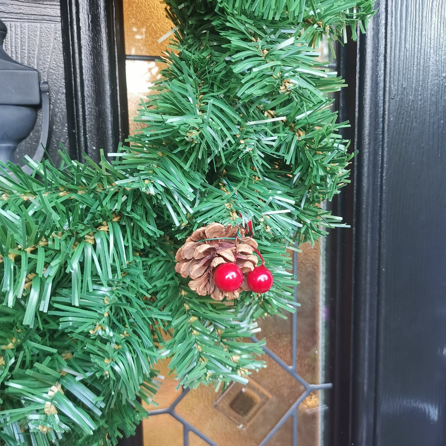 50cm The Tree Company Christmas Wreath With Festive Berry and Cones