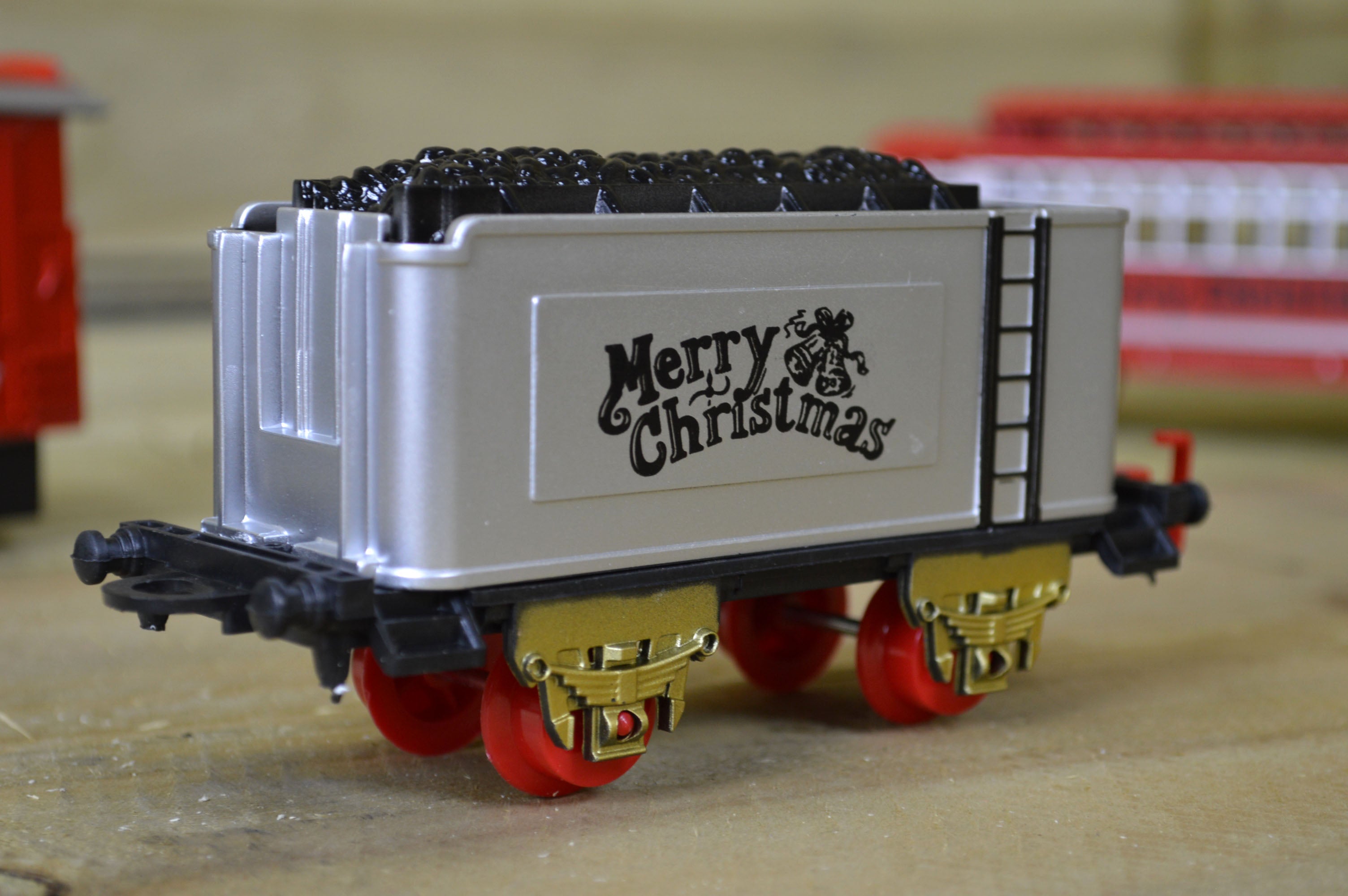 Premier Battery Operated Christmas Tree Train Toy with Carriage & Sound